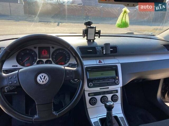 Чорний Фольксваген Пассат, об'ємом двигуна 2 л та пробігом 280 тис. км за 6500 $, фото 10 на Automoto.ua