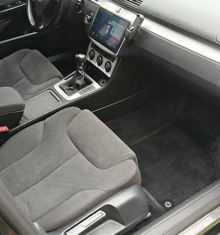 Черный Фольксваген Пассат, объемом двигателя 1.97 л и пробегом 228 тыс. км за 7299 $, фото 11 на Automoto.ua