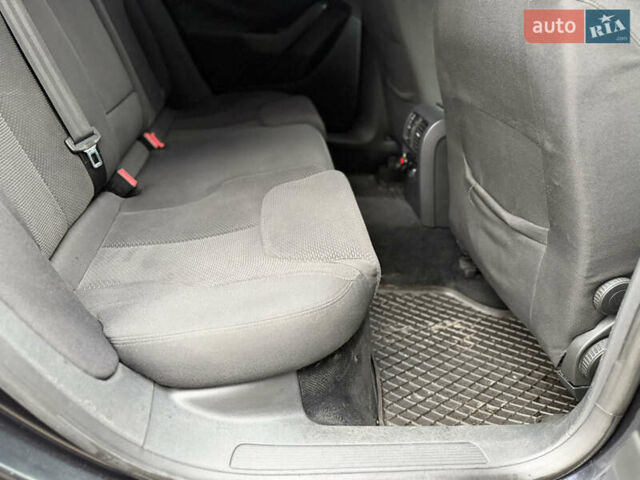 Черный Фольксваген Пассат, объемом двигателя 1.97 л и пробегом 370 тыс. км за 4700 $, фото 57 на Automoto.ua