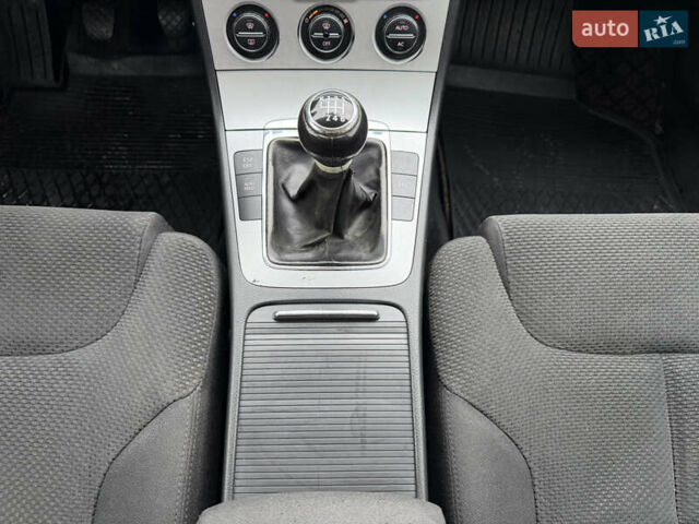 Чорний Фольксваген Пассат, об'ємом двигуна 1.97 л та пробігом 370 тис. км за 4600 $, фото 52 на Automoto.ua