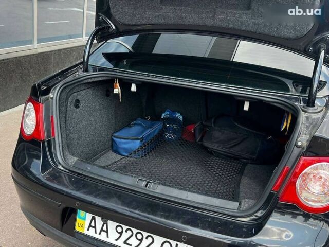 Чорний Фольксваген Пассат, об'ємом двигуна 2 л та пробігом 183 тис. км за 7000 $, фото 5 на Automoto.ua