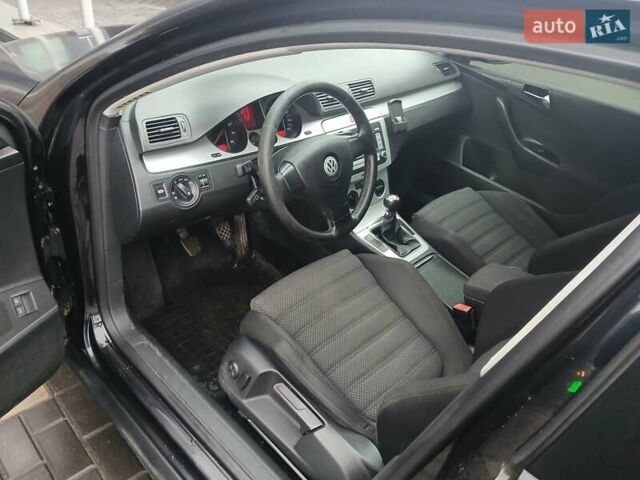 Черный Фольксваген Пассат, объемом двигателя 1.8 л и пробегом 263 тыс. км за 5000 $, фото 10 на Automoto.ua