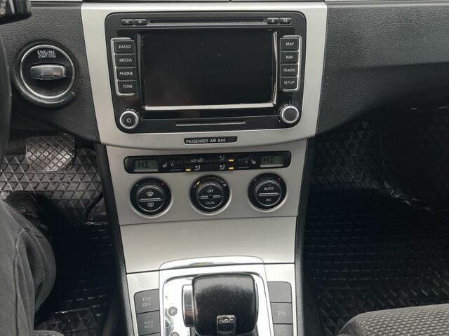 Чорний Фольксваген Пассат, об'ємом двигуна 2 л та пробігом 255 тис. км за 7100 $, фото 12 на Automoto.ua