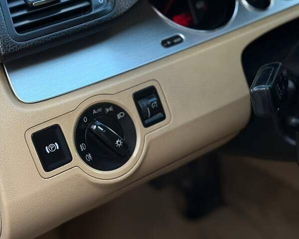 Черный Фольксваген Пассат, объемом двигателя 2 л и пробегом 320 тыс. км за 6950 $, фото 20 на Automoto.ua