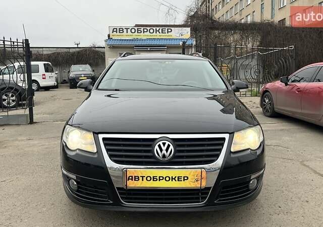 Черный Фольксваген Пассат, объемом двигателя 1.39 л и пробегом 228 тыс. км за 6700 $, фото 2 на Automoto.ua