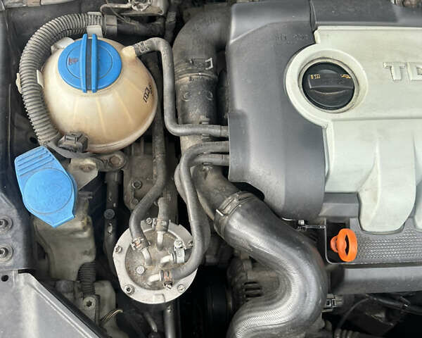 Черный Фольксваген Пассат, объемом двигателя 2 л и пробегом 244 тыс. км за 6000 $, фото 22 на Automoto.ua