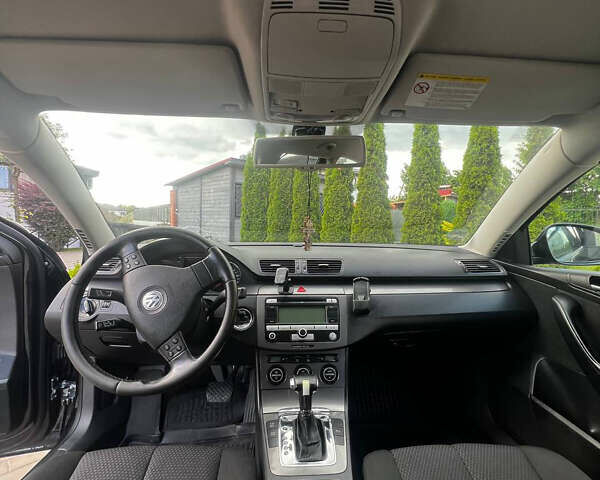 Черный Фольксваген Пассат, объемом двигателя 2 л и пробегом 330 тыс. км за 6600 $, фото 6 на Automoto.ua