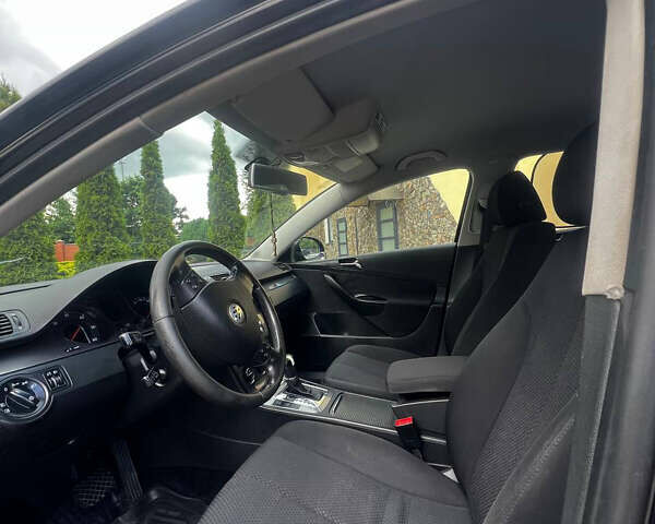 Черный Фольксваген Пассат, объемом двигателя 2 л и пробегом 330 тыс. км за 6600 $, фото 5 на Automoto.ua