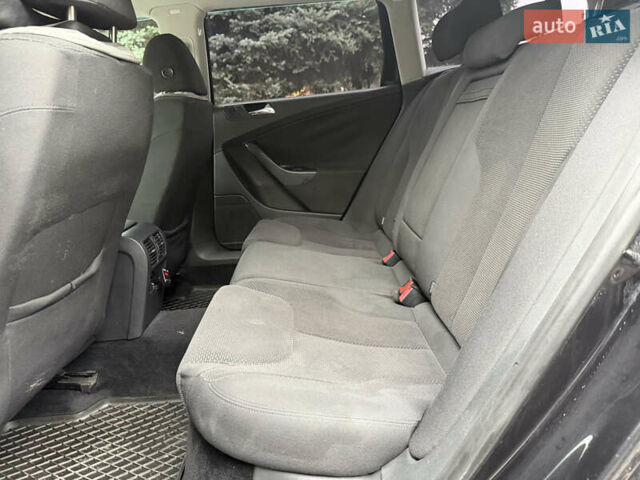 Черный Фольксваген Пассат, объемом двигателя 1.97 л и пробегом 370 тыс. км за 4700 $, фото 63 на Automoto.ua