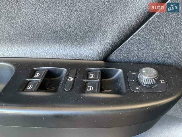 Черный Фольксваген Пассат, объемом двигателя 1.97 л и пробегом 256 тыс. км за 7800 $, фото 16 на Automoto.ua