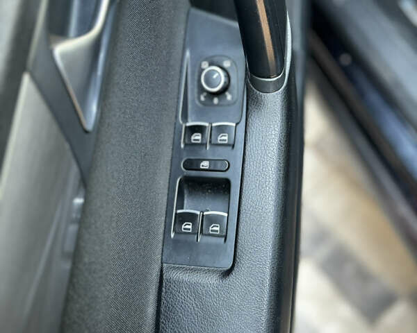 Чорний Фольксваген Пассат, об'ємом двигуна 1.97 л та пробігом 375 тис. км за 7300 $, фото 16 на Automoto.ua