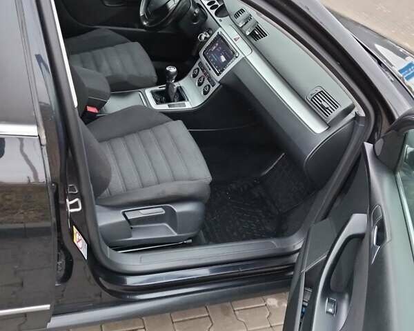 Черный Фольксваген Пассат, объемом двигателя 1.97 л и пробегом 288 тыс. км за 4900 $, фото 10 на Automoto.ua