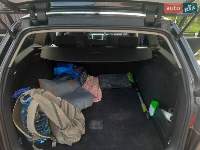 Черный Фольксваген Пассат, объемом двигателя 2 л и пробегом 299 тыс. км за 7000 $, фото 11 на Automoto.ua