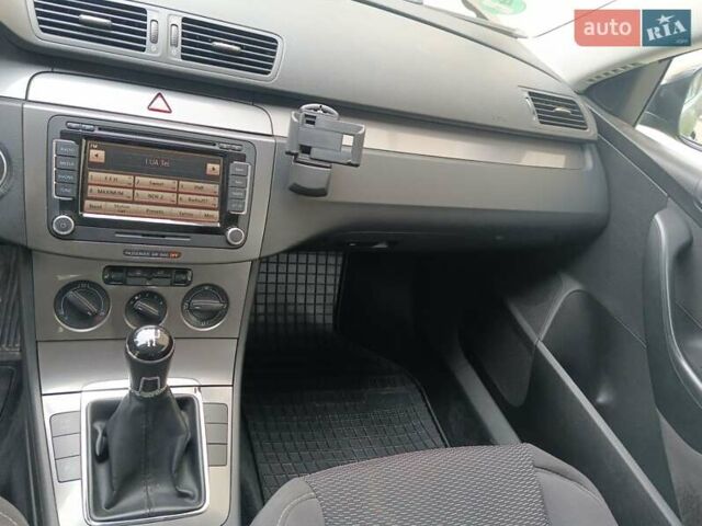 Черный Фольксваген Пассат, объемом двигателя 1.9 л и пробегом 213 тыс. км за 8000 $, фото 3 на Automoto.ua