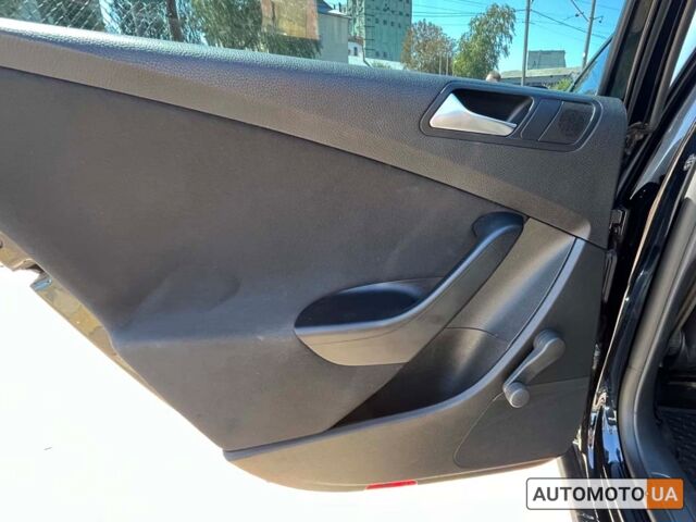 Черный Фольксваген Пассат, объемом двигателя 1.9 л и пробегом 290 тыс. км за 7800 $, фото 12 на Automoto.ua