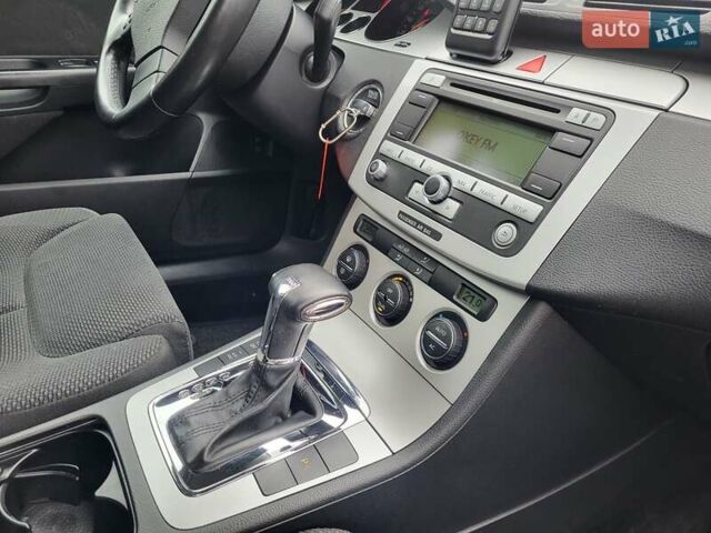 Чорний Фольксваген Пассат, об'ємом двигуна 1.97 л та пробігом 205 тис. км за 8600 $, фото 25 на Automoto.ua