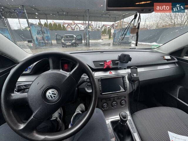 Черный Фольксваген Пассат, объемом двигателя 1.97 л и пробегом 245 тыс. км за 6200 $, фото 7 на Automoto.ua