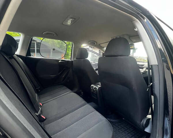 Черный Фольксваген Пассат, объемом двигателя 2 л и пробегом 330 тыс. км за 6600 $, фото 4 на Automoto.ua