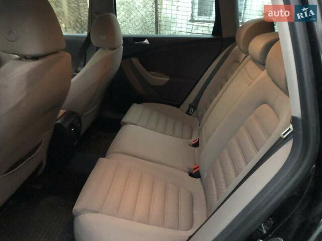 Черный Фольксваген Пассат, объемом двигателя 1.39 л и пробегом 193 тыс. км за 6600 $, фото 7 на Automoto.ua