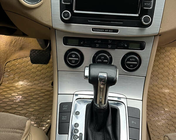 Черный Фольксваген Пассат, объемом двигателя 2 л и пробегом 388 тыс. км за 5950 $, фото 27 на Automoto.ua