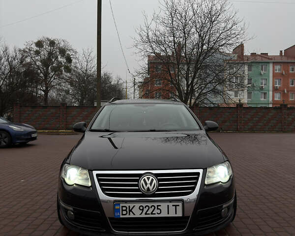 Чорний Фольксваген Пассат, об'ємом двигуна 2 л та пробігом 370 тис. км за 8100 $, фото 16 на Automoto.ua