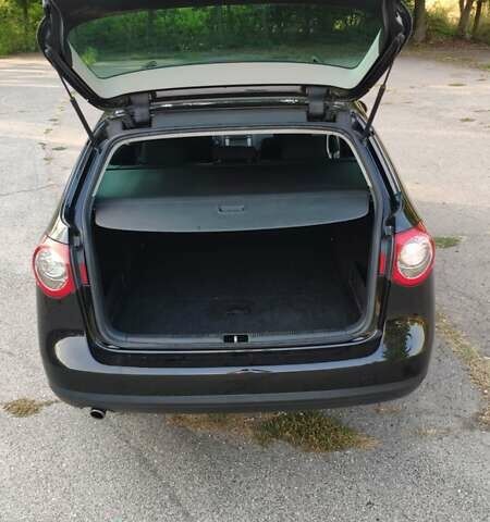 Чорний Фольксваген Пассат, об'ємом двигуна 1.6 л та пробігом 220 тис. км за 6399 $, фото 33 на Automoto.ua