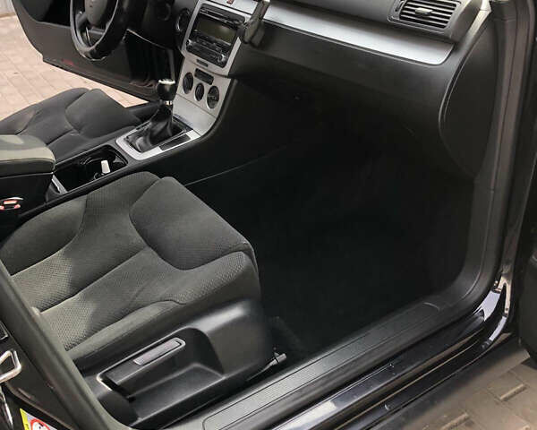 Чорний Фольксваген Пассат, об'ємом двигуна 2 л та пробігом 414 тис. км за 6700 $, фото 5 на Automoto.ua