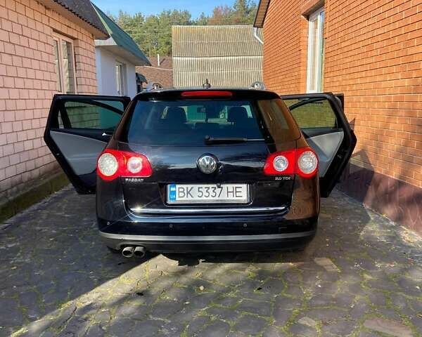 Черный Фольксваген Пассат, объемом двигателя 1.97 л и пробегом 259 тыс. км за 7500 $, фото 2 на Automoto.ua