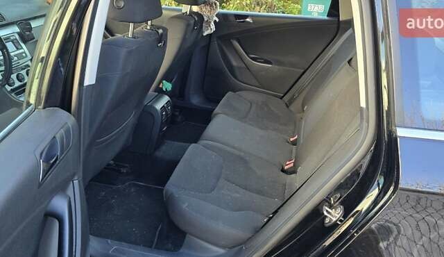 Черный Фольксваген Пассат, объемом двигателя 1.97 л и пробегом 275 тыс. км за 7500 $, фото 2 на Automoto.ua