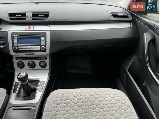 Черный Фольксваген Пассат, объемом двигателя 1.97 л и пробегом 370 тыс. км за 4700 $, фото 45 на Automoto.ua