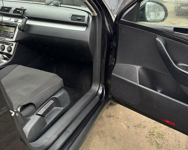 Чорний Фольксваген Пассат, об'ємом двигуна 1.97 л та пробігом 250 тис. км за 6700 $, фото 11 на Automoto.ua