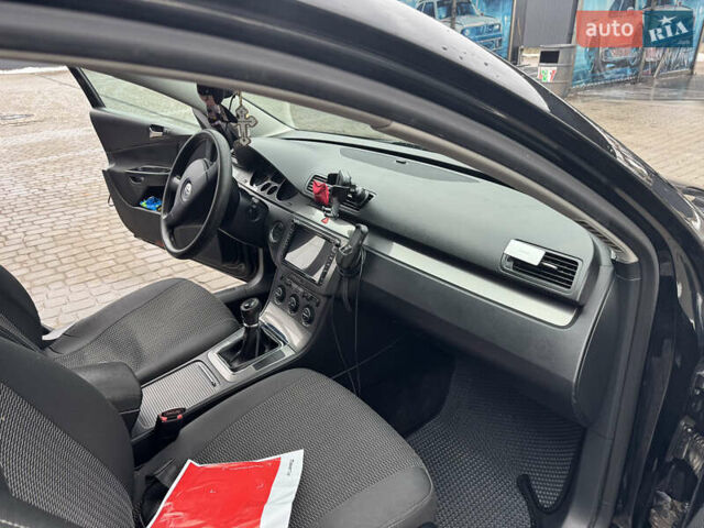 Черный Фольксваген Пассат, объемом двигателя 1.97 л и пробегом 245 тыс. км за 6200 $, фото 16 на Automoto.ua