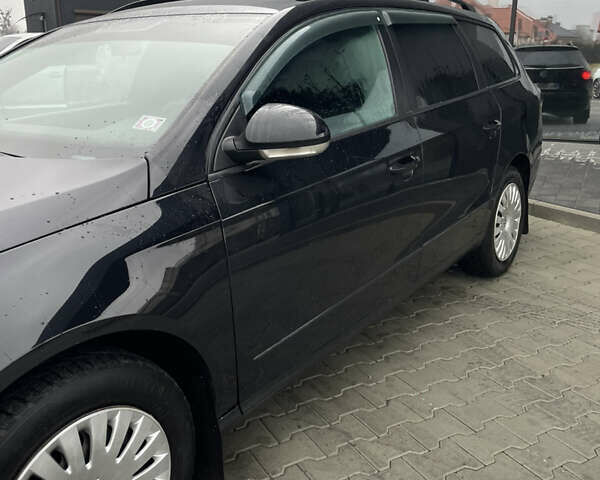 Черный Фольксваген Пассат, объемом двигателя 1.97 л и пробегом 274 тыс. км за 5700 $, фото 5 на Automoto.ua