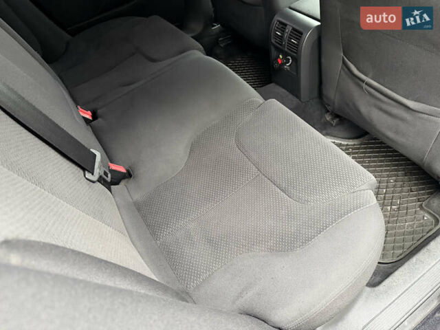 Черный Фольксваген Пассат, объемом двигателя 1.97 л и пробегом 370 тыс. км за 4700 $, фото 61 на Automoto.ua