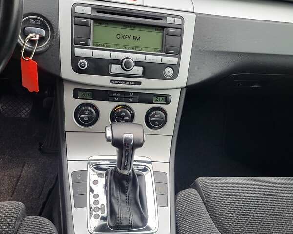 Чорний Фольксваген Пассат, об'ємом двигуна 1.97 л та пробігом 205 тис. км за 8600 $, фото 29 на Automoto.ua