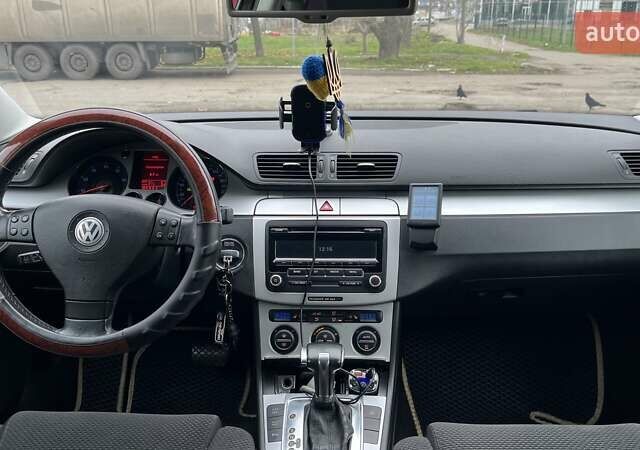 Черный Фольксваген Пассат, объемом двигателя 1.39 л и пробегом 228 тыс. км за 6700 $, фото 10 на Automoto.ua