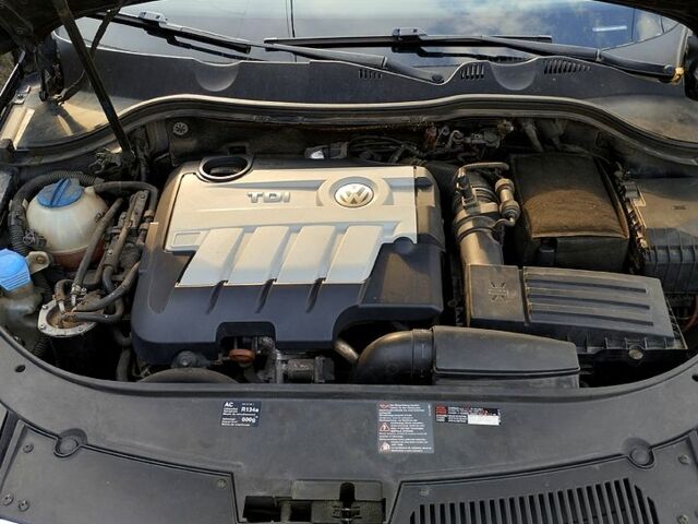 Черный Фольксваген Пассат, объемом двигателя 2 л и пробегом 289 тыс. км за 7700 $, фото 8 на Automoto.ua