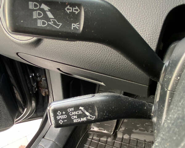 Черный Фольксваген Пассат, объемом двигателя 1.6 л и пробегом 326 тыс. км за 5499 $, фото 14 на Automoto.ua