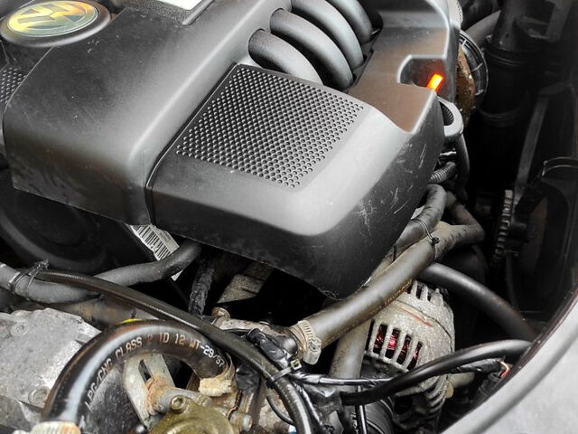 Черный Фольксваген Пассат, объемом двигателя 1.6 л и пробегом 333 тыс. км за 6900 $, фото 11 на Automoto.ua