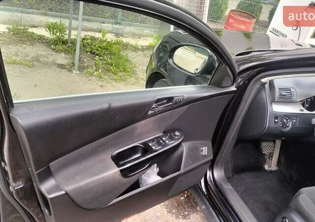 Чорний Фольксваген Пассат, об'ємом двигуна 1.97 л та пробігом 260 тис. км за 7000 $, фото 3 на Automoto.ua