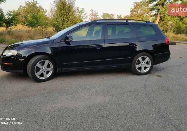 Чорний Фольксваген Пассат, об'ємом двигуна 1.6 л та пробігом 220 тис. км за 6399 $, фото 12 на Automoto.ua