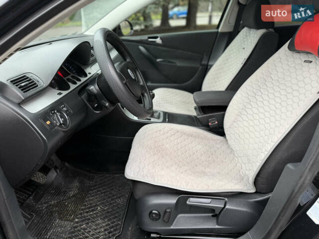 Черный Фольксваген Пассат, объемом двигателя 1.97 л и пробегом 370 тыс. км за 4700 $, фото 48 на Automoto.ua