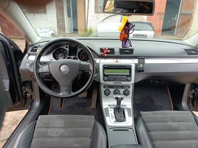 Черный Фольксваген Пассат, объемом двигателя 2 л и пробегом 300 тыс. км за 6799 $, фото 5 на Automoto.ua