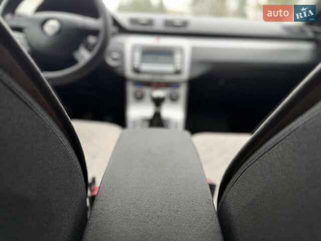 Черный Фольксваген Пассат, объемом двигателя 1.97 л и пробегом 370 тыс. км за 4700 $, фото 37 на Automoto.ua