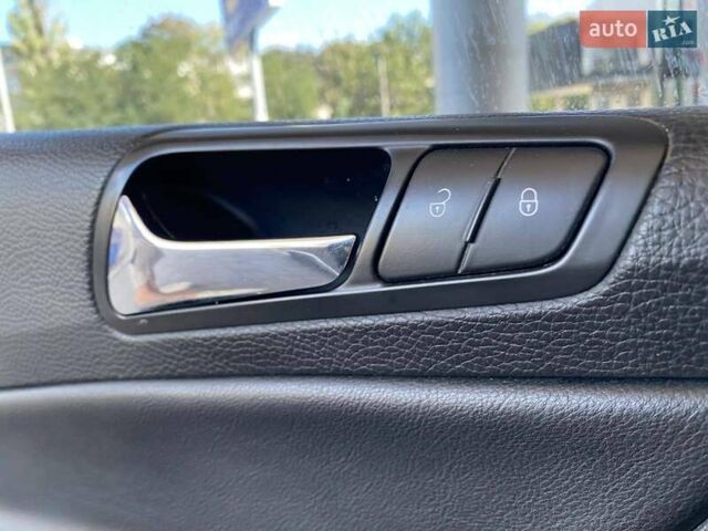 Черный Фольксваген Пассат, объемом двигателя 1.97 л и пробегом 256 тыс. км за 7000 $, фото 24 на Automoto.ua