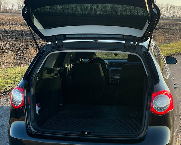 Черный Фольксваген Пассат, объемом двигателя 1.8 л и пробегом 257 тыс. км за 6100 $, фото 19 на Automoto.ua