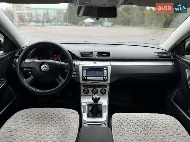 Черный Фольксваген Пассат, объемом двигателя 1.97 л и пробегом 370 тыс. км за 4700 $, фото 36 на Automoto.ua