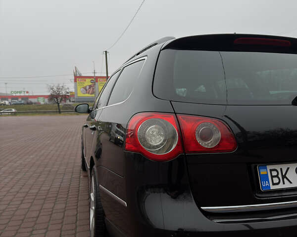 Чорний Фольксваген Пассат, об'ємом двигуна 2 л та пробігом 370 тис. км за 8100 $, фото 10 на Automoto.ua