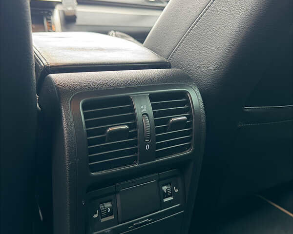 Чорний Фольксваген Пассат, об'ємом двигуна 2 л та пробігом 370 тис. км за 8100 $, фото 40 на Automoto.ua