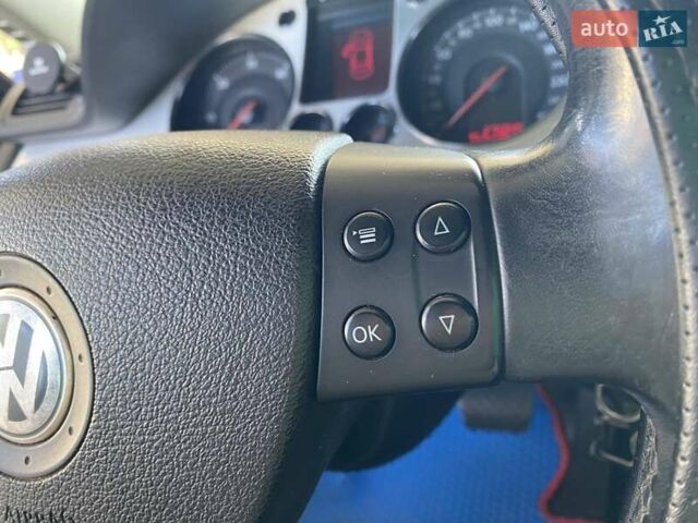 Черный Фольксваген Пассат, объемом двигателя 1.97 л и пробегом 256 тыс. км за 7000 $, фото 30 на Automoto.ua